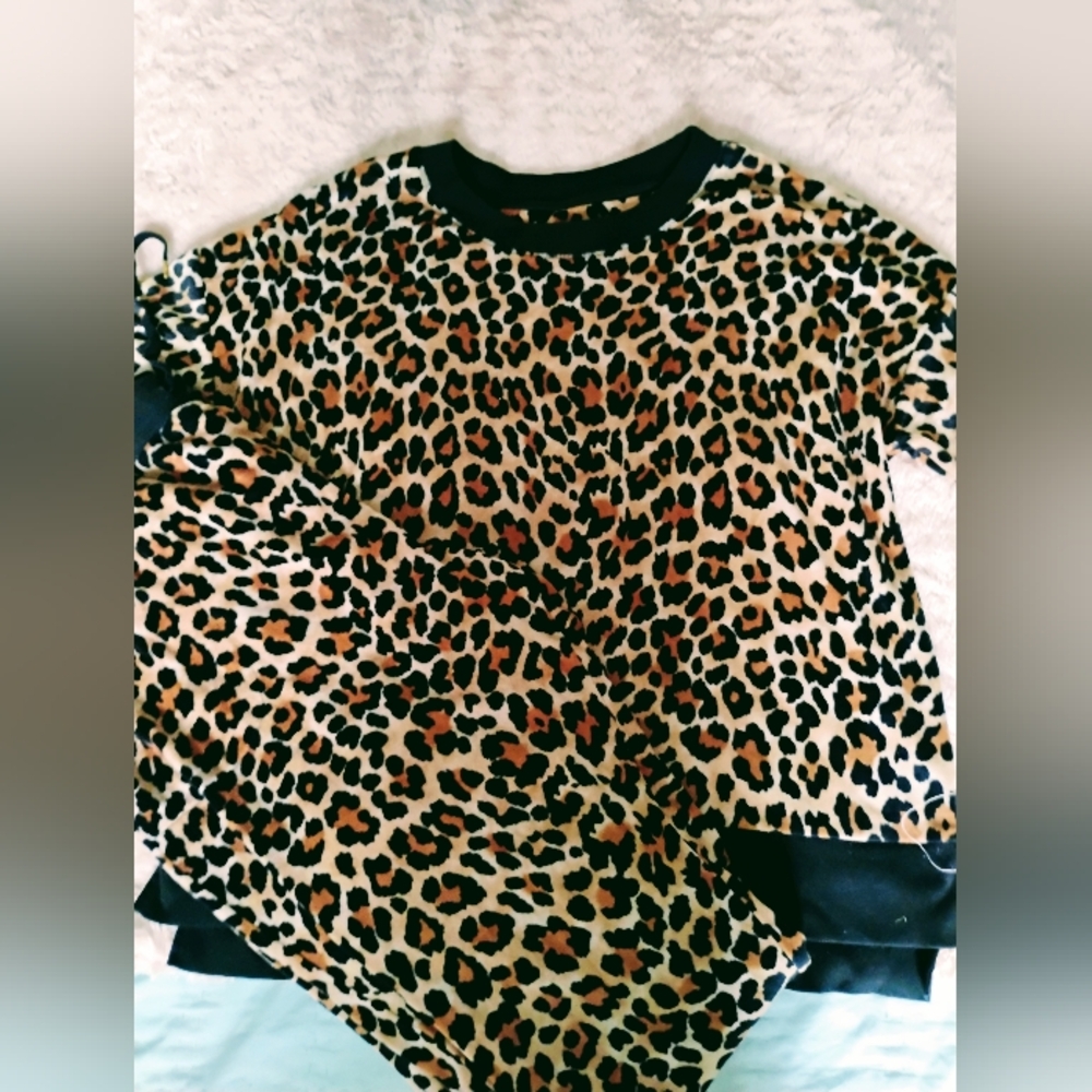 Women's large cheetah animal print pajamas